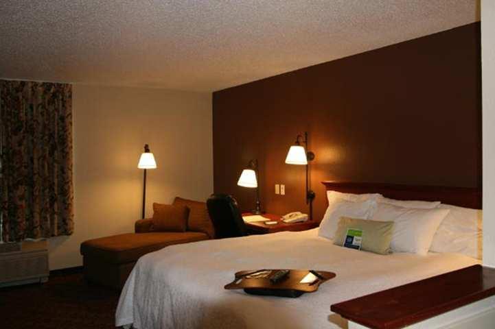 Hampton Inn North Sioux City Номер фото